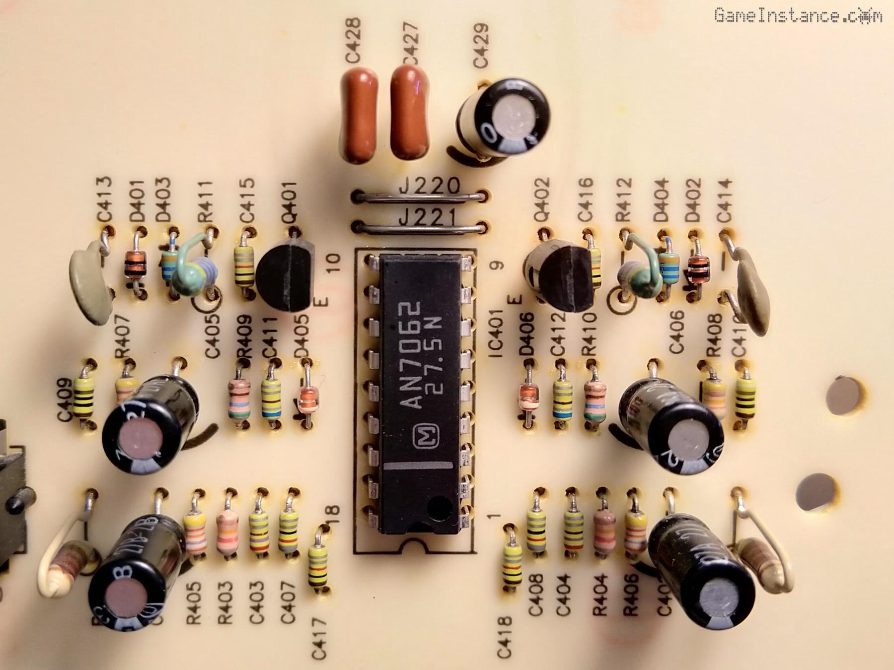 Technics SU-VX920 - voltage amplification circuit around the AN7062 chip